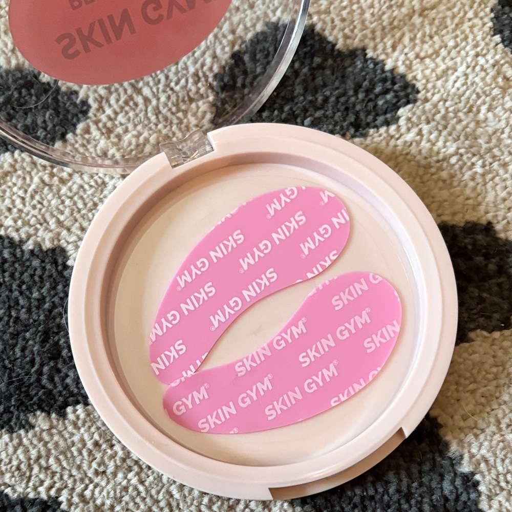 Skin Gym Pink Reusable Eye Patches - Picture 3 of 3